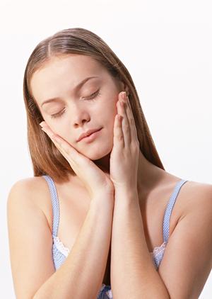 年齢肌につけるのにふさわしい化粧品